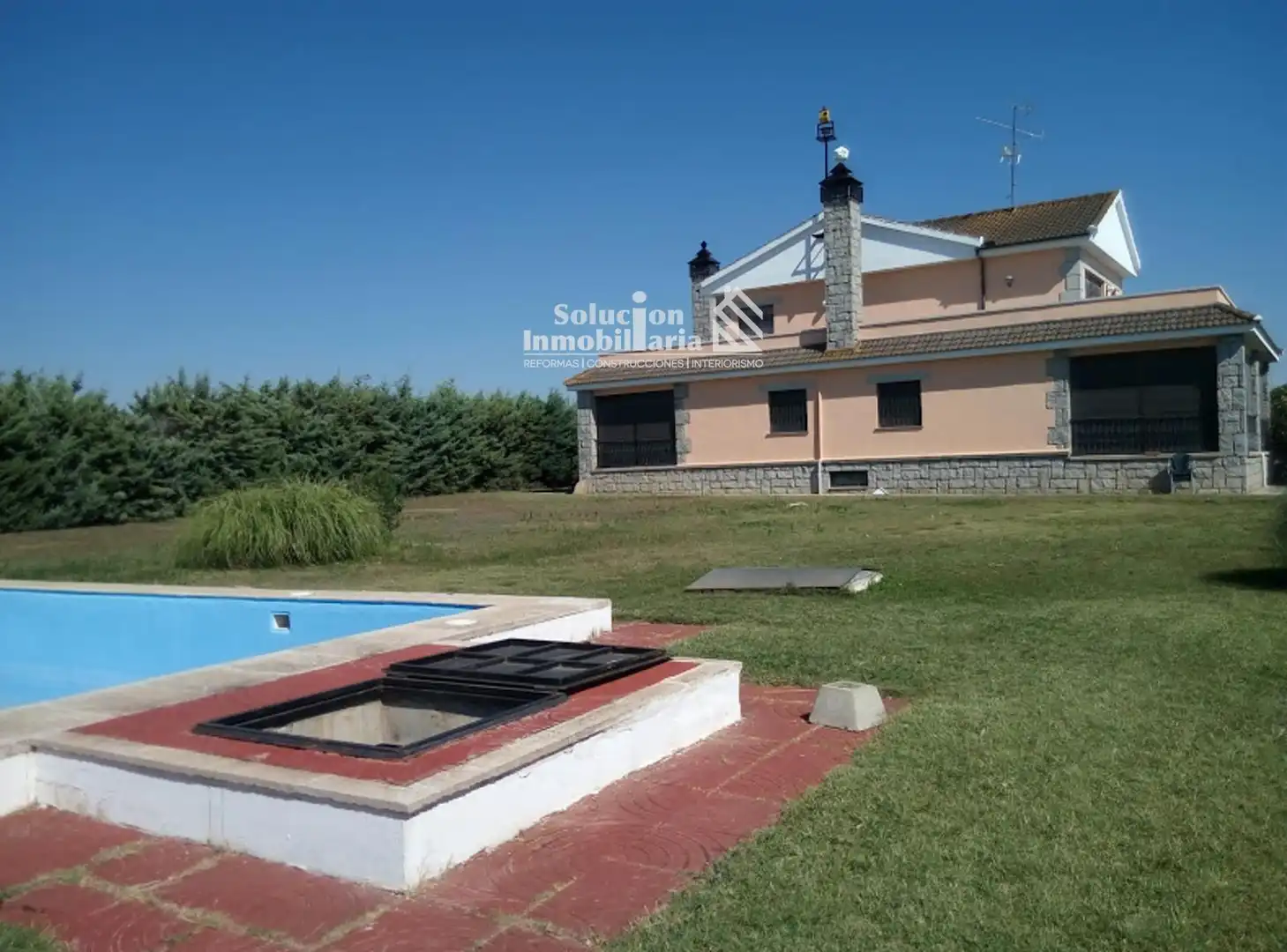 Swimming pool of Houses for sale in Villares de la Reina  with Heating and Swimming Pool