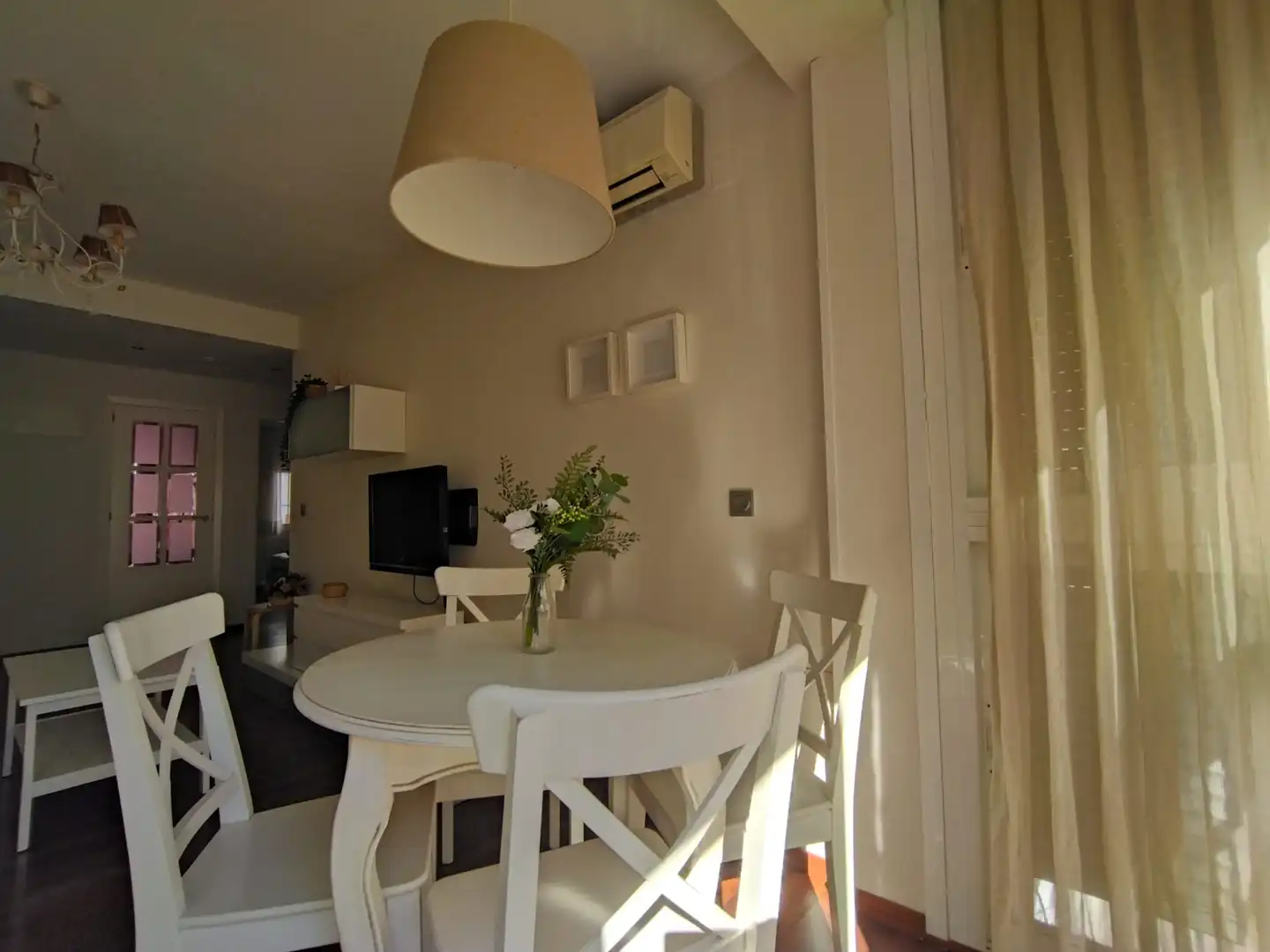 Comedor de Piso de alquiler en Sevilla con Aire acondicionado, Calefacción y Amueblado