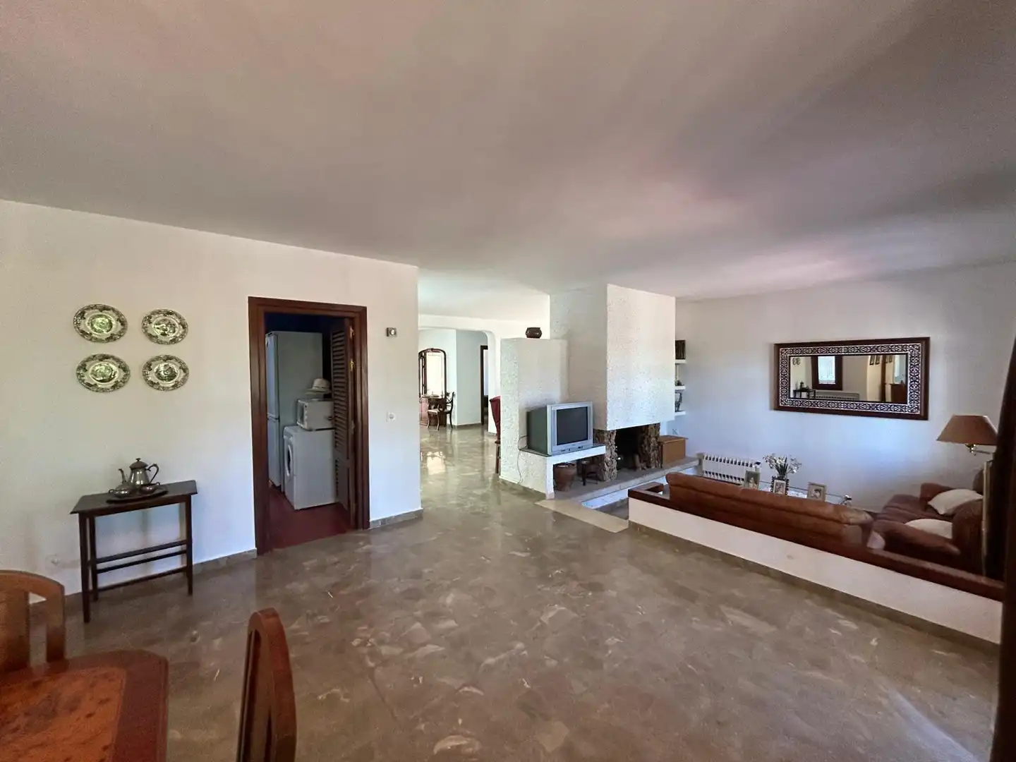 Sala d'estar de Casa o xalet en venda en Villanueva del Rosario amb Aire condicionat, Jardí privat i Terrassa