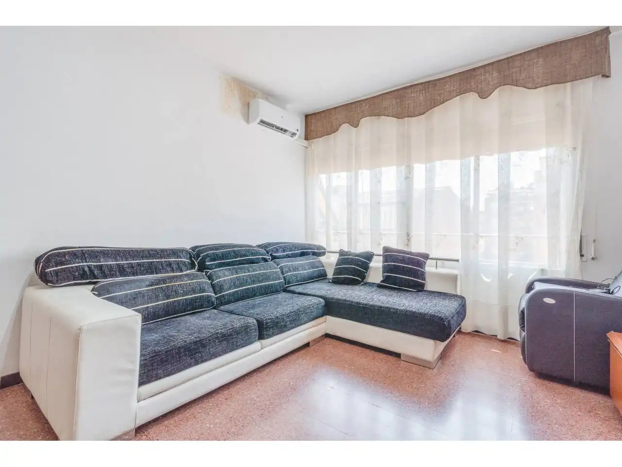 Living room of Flat for sale in Terrassa  with Air Conditioner