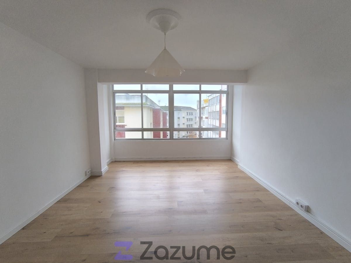 Dormitori de Pis de lloguer en Ferrol amb Parquet, Terrassa i Forn