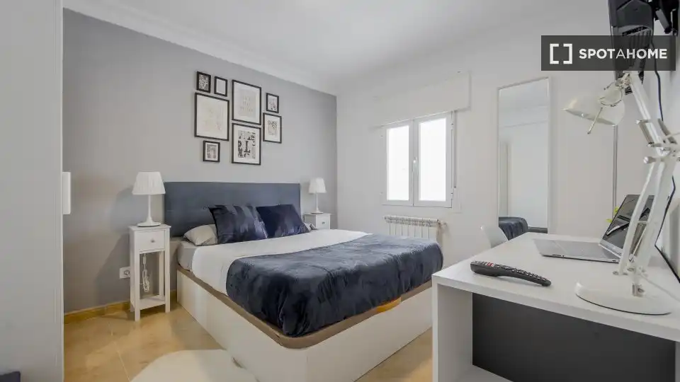 Room in Lucero