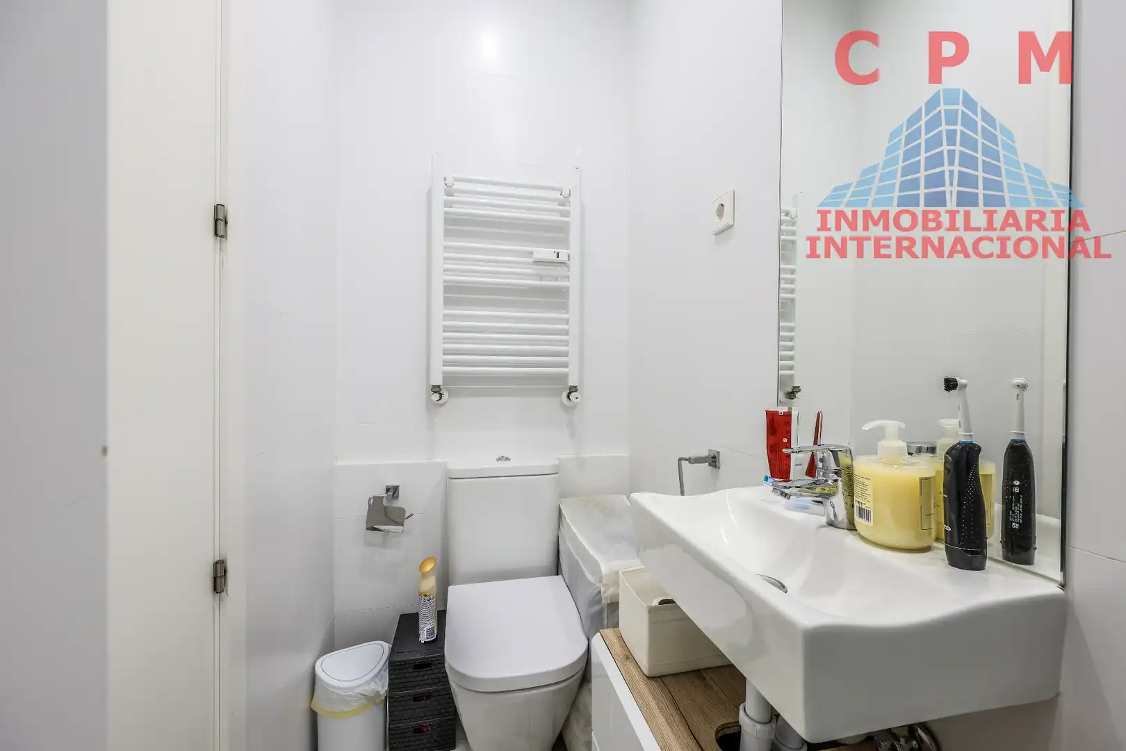 Bathroom of Flat for rent in Madrid  with Air Conditioner, Heating and Parquet flooring