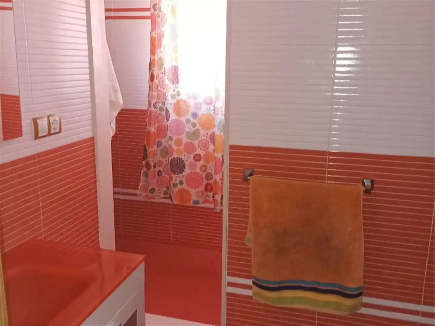 Bany de Casa o xalet en venda en Borriol amb Aire condicionat, Piscina i Balcó