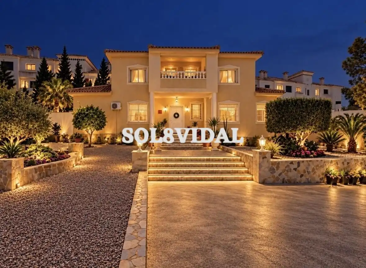 Chalet con terraza en venta en Orihuela Costa