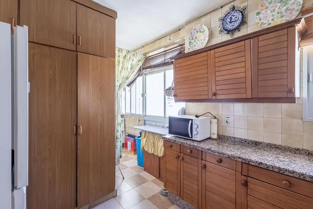 Cocina de Piso en venta en Granada con Terraza y Trastero