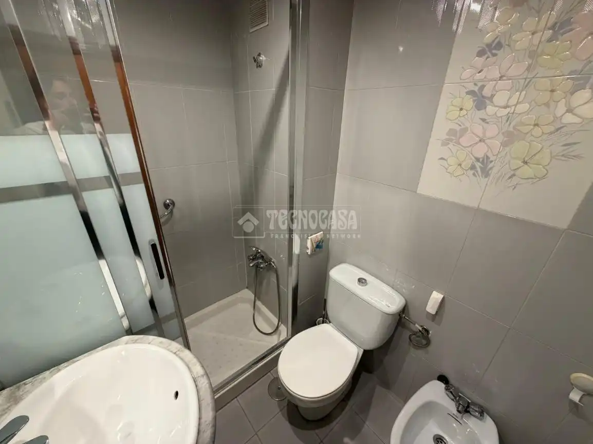 Bathroom of Flat for sale in Alcalá de Henares  with Air Conditioner and Heating