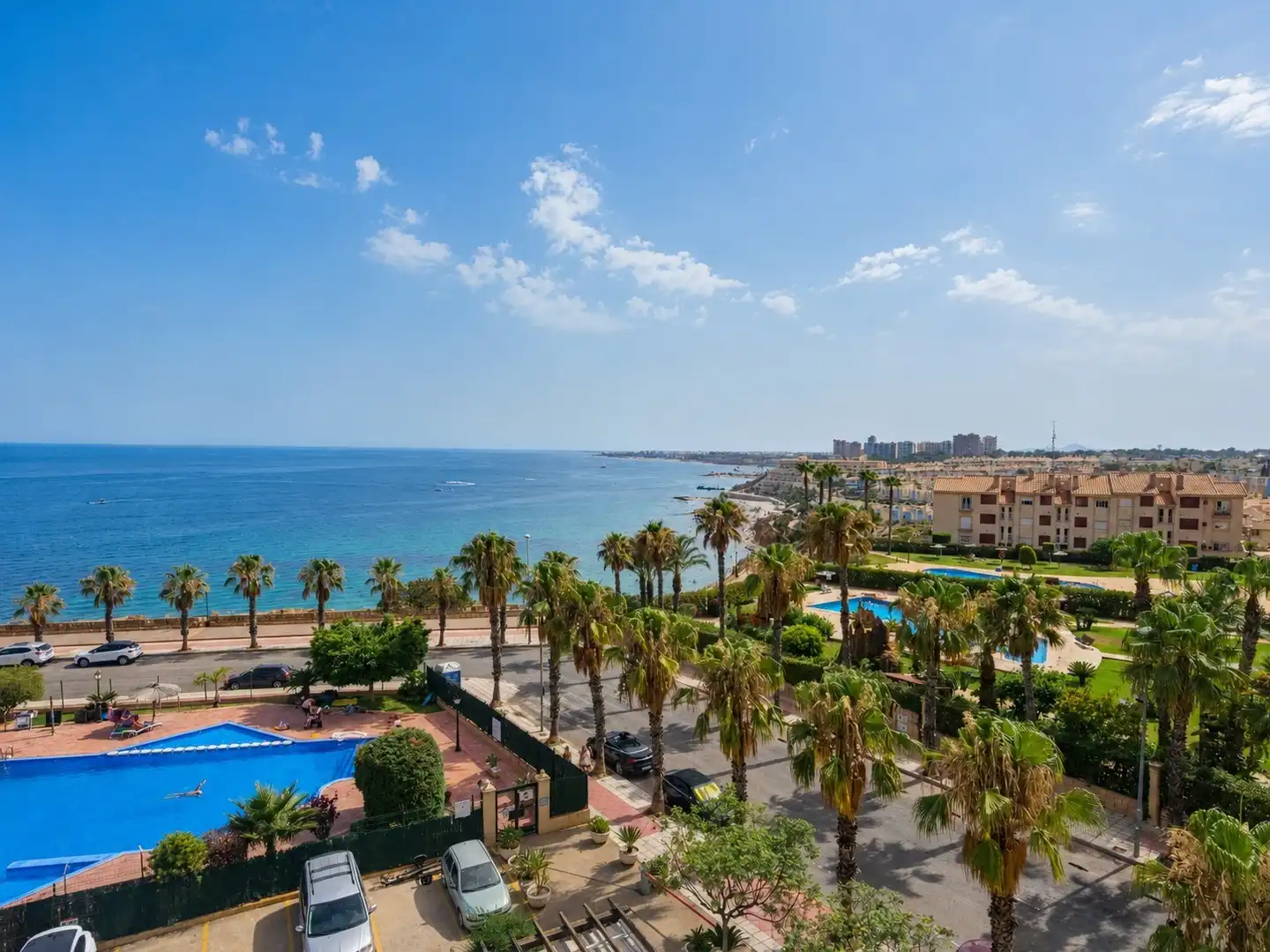 Vista exterior de Apartament en venda en Orihuela amb Aire condicionat, Terrassa i Piscina