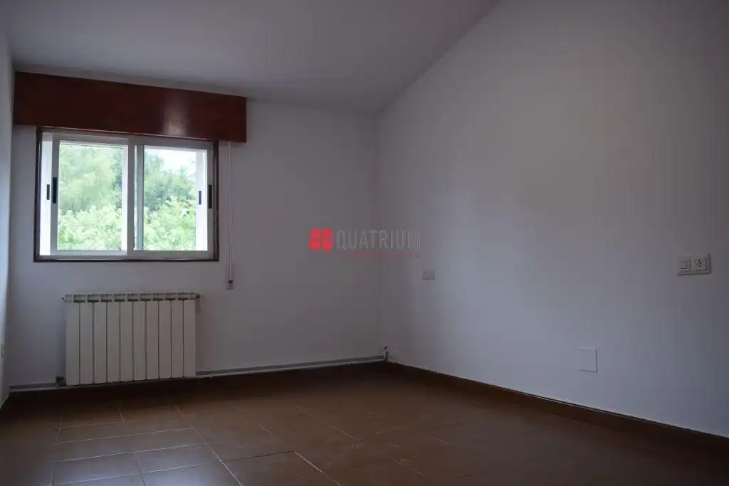 Habitación de Piso en venta en Oroso con Calefacción y Trastero