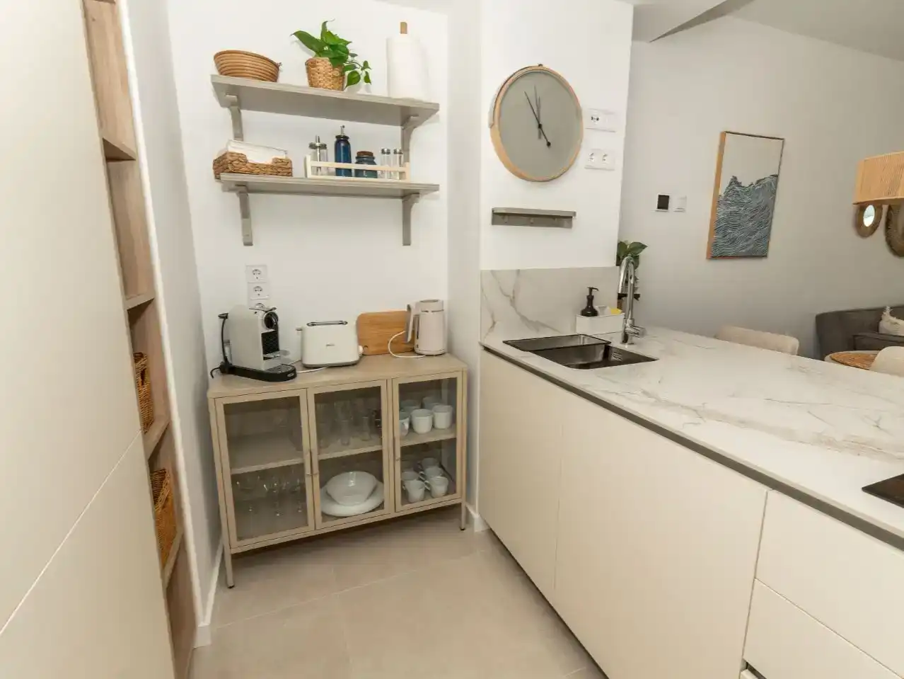 Cuina de Apartament de lloguer en Fuengirola amb Aire condicionat, Piscina i Balcó