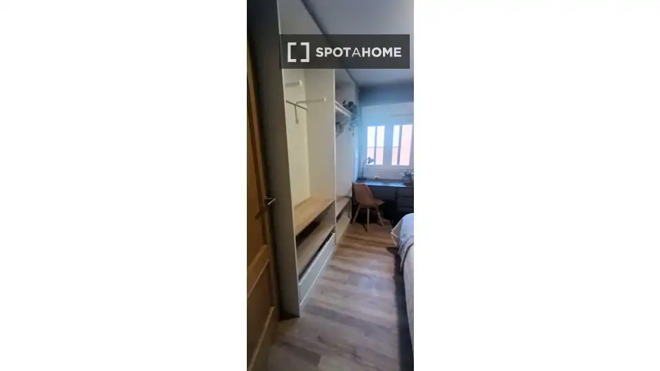 Habitación de Piso para compartir en Segovia con Aire acondicionado, Calefacción y Amueblado
