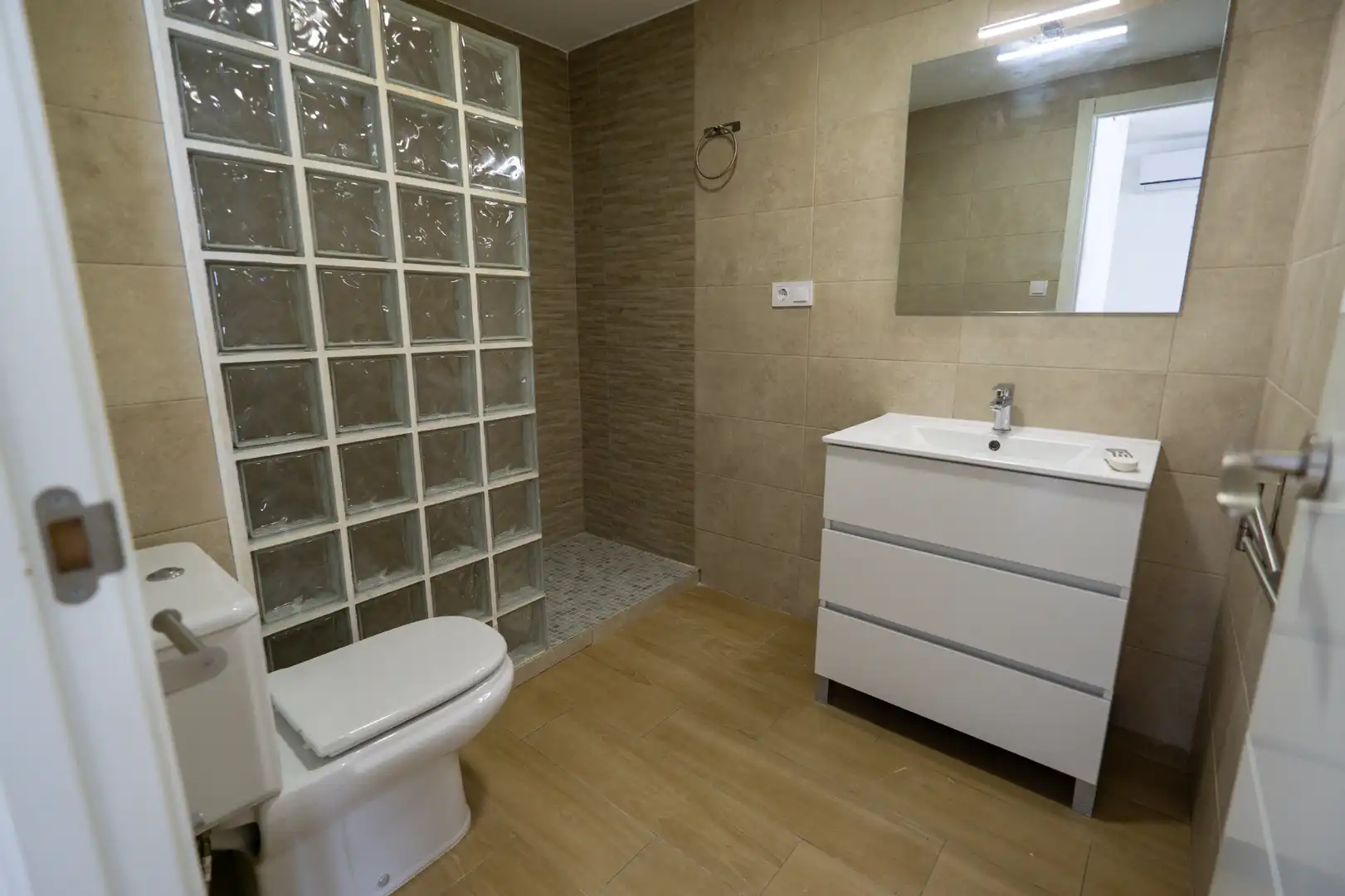 Baño de Piso en venta en Ibi con Aire acondicionado, Terraza y Horno