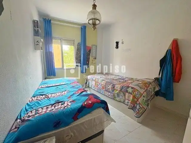 Habitación de Piso en venta en Madrid con Calefacción y Jardín privado
