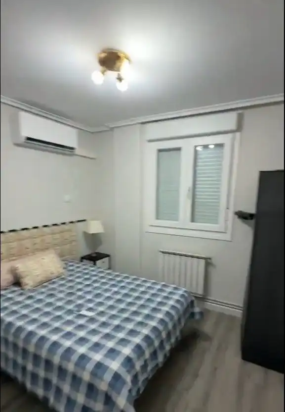 Habitación de Piso en venta en  Logroño con Calefacción y Parquet
