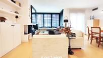 Living room of Flat for sale in Girona Capital  with Air Conditioner, Heating and Terrace