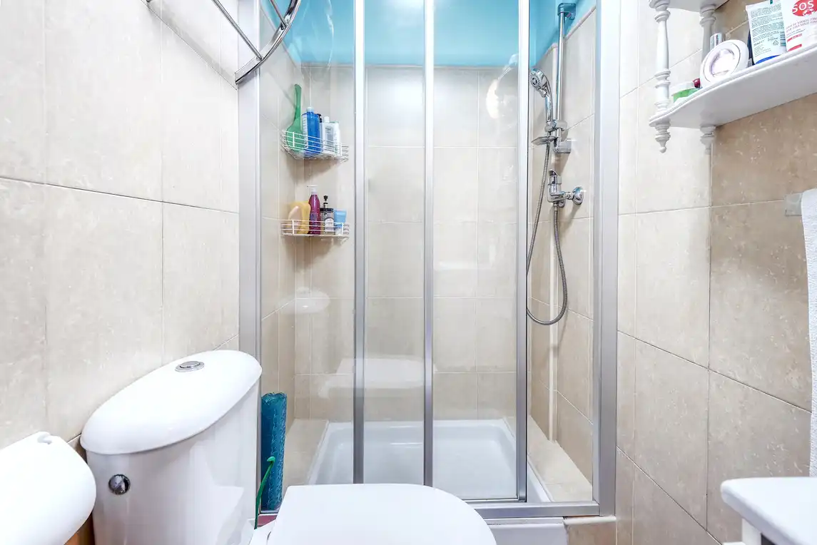 Baño de Casa adosada en venta en A Coruña Capital  con Calefacción, Jardín privado y Parquet