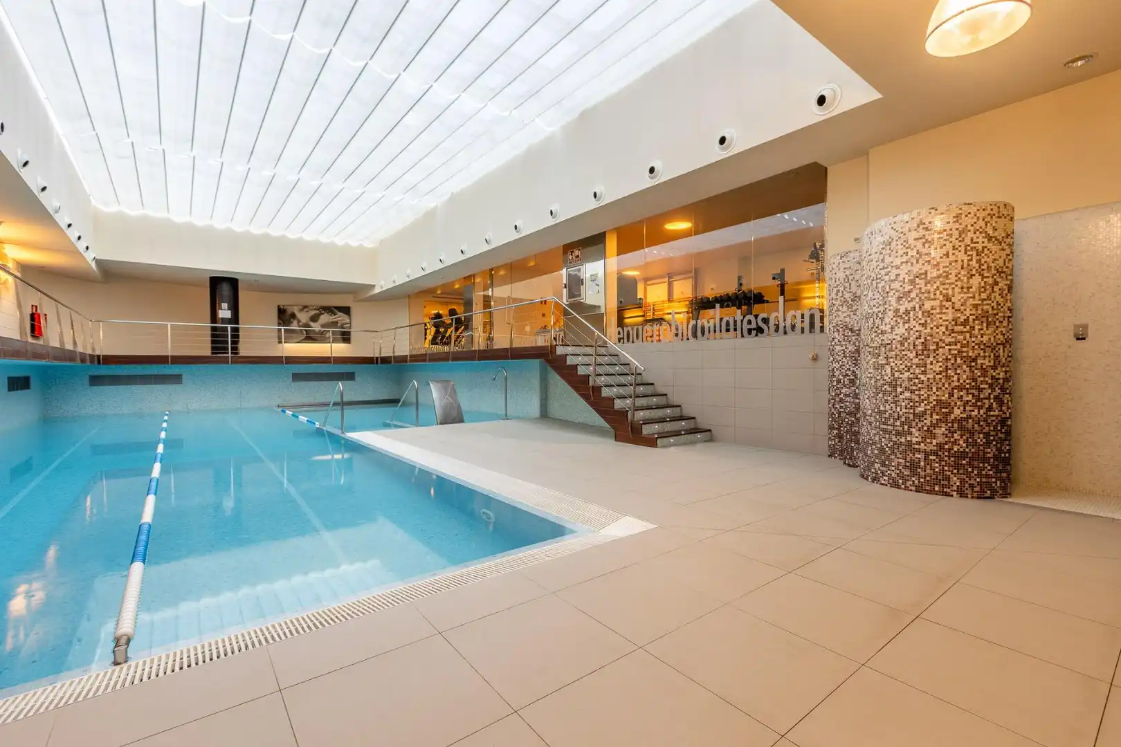 Piscina de Piso en venta en A Coruña Capital  con Calefacción, Jardín privado y Trastero