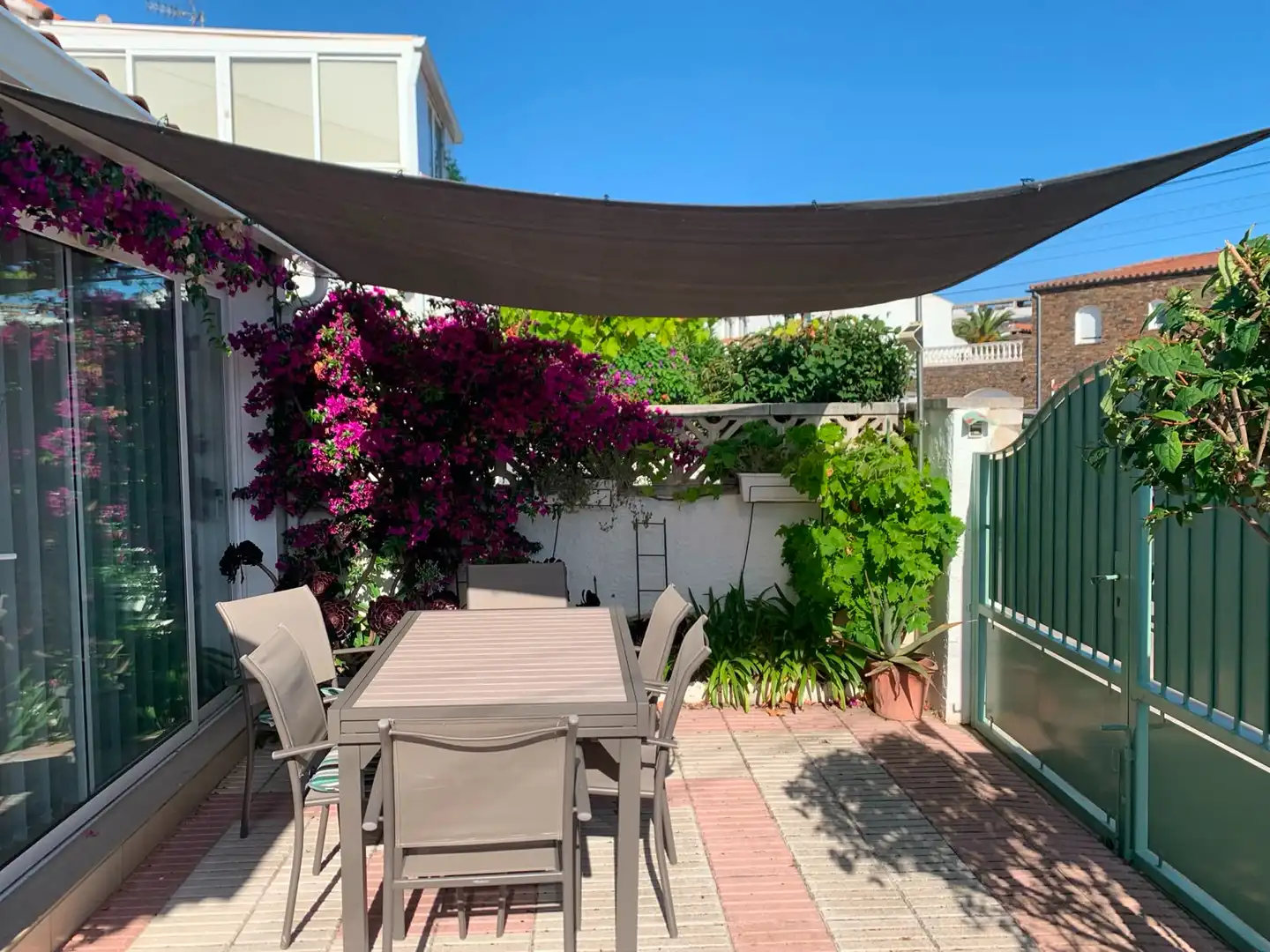 Terraza de Casa adosada en venta en Roses con Aire acondicionado, Calefacción y Jardín privado