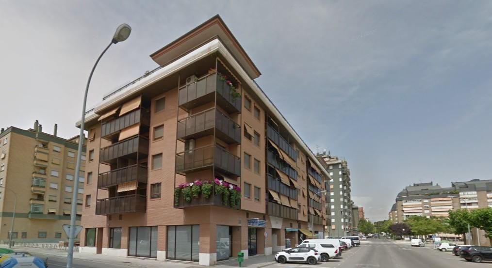 Exterior view of Garage for sale in  Huesca Capital