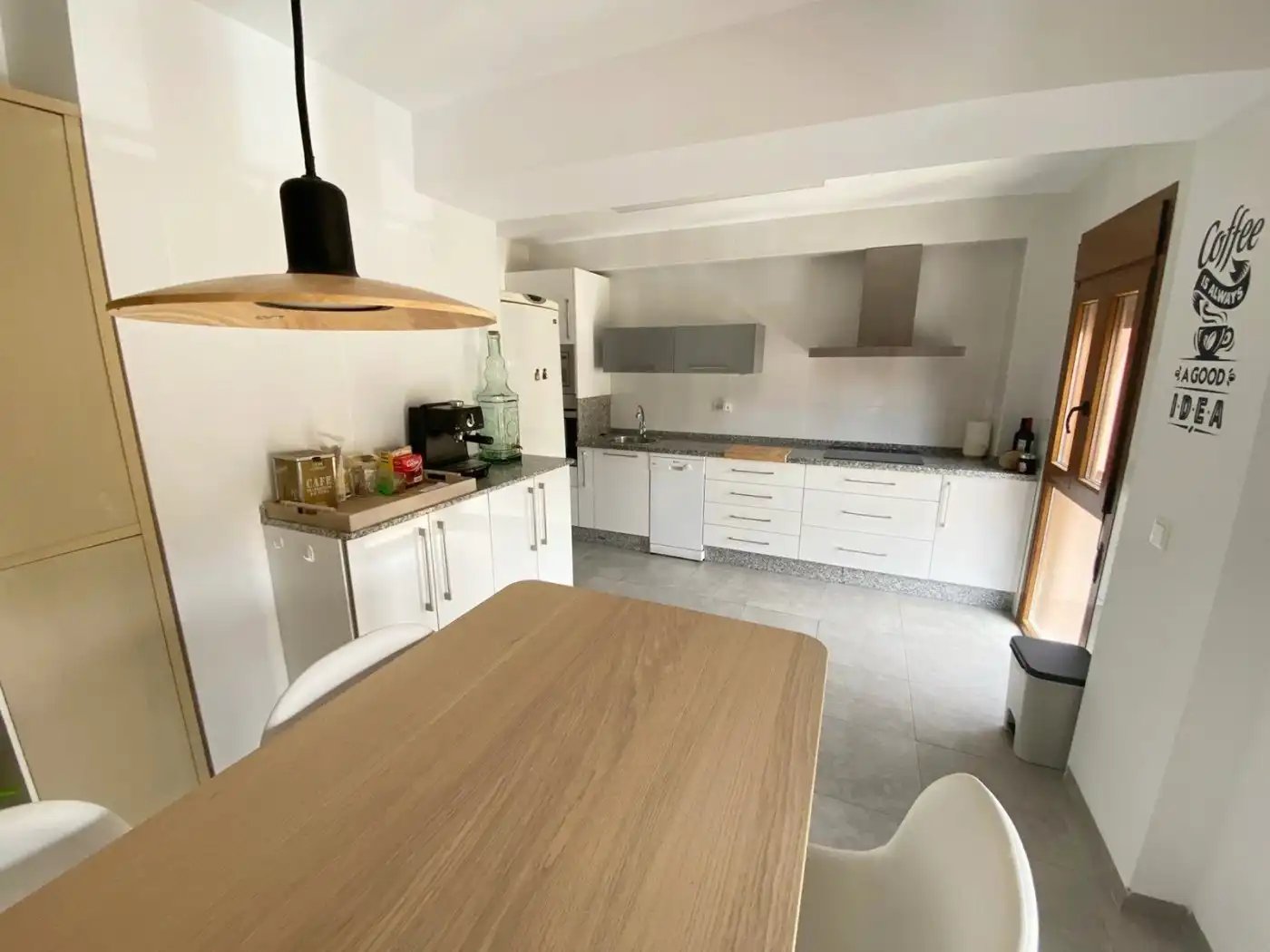 Appartement à louer à Casines, imagen 2