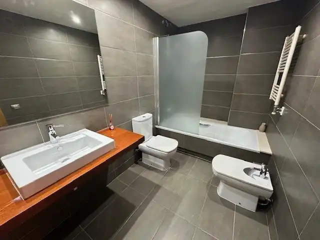 Bathroom of Flat for sale in Badalona  with Air Conditioner, Heating and Parquet flooring