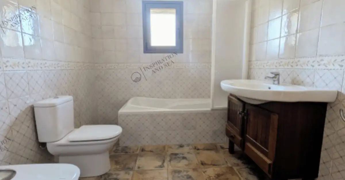 Badezimmer von Haus oder Chalet zum Verkauf in Sant Josep de sa Talaia mit Privatgarten und Terrasse