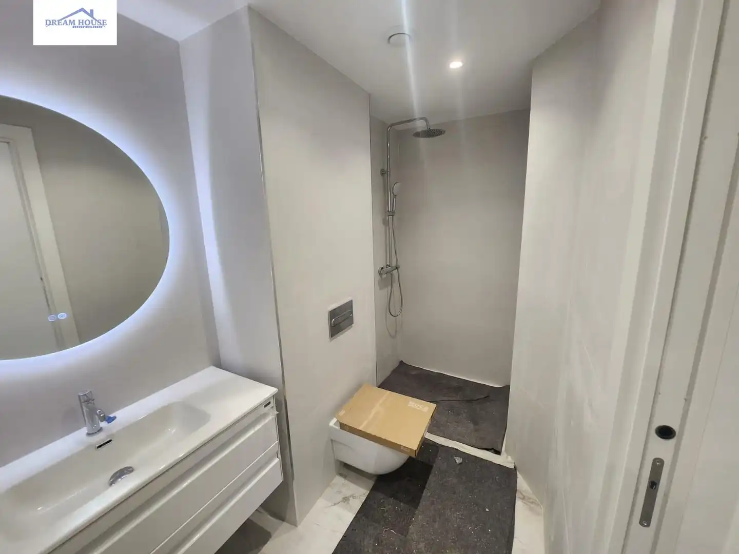 Baño de Apartamento en venta en Mataró con Aire acondicionado, Calefacción y Balcón