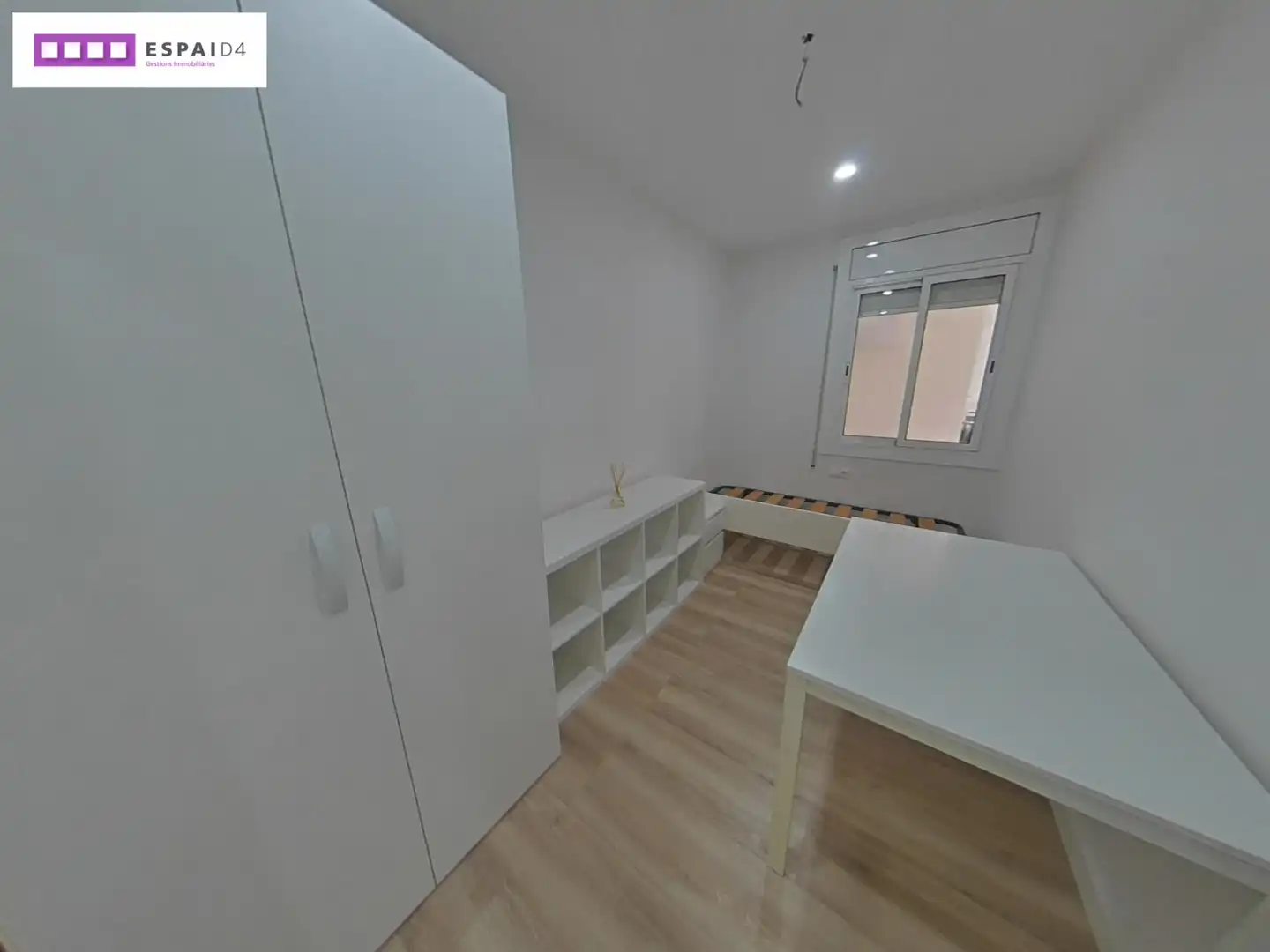 Dormitori de Pis en venda en Ripollet amb Aire condicionat, Parquet i Moblat