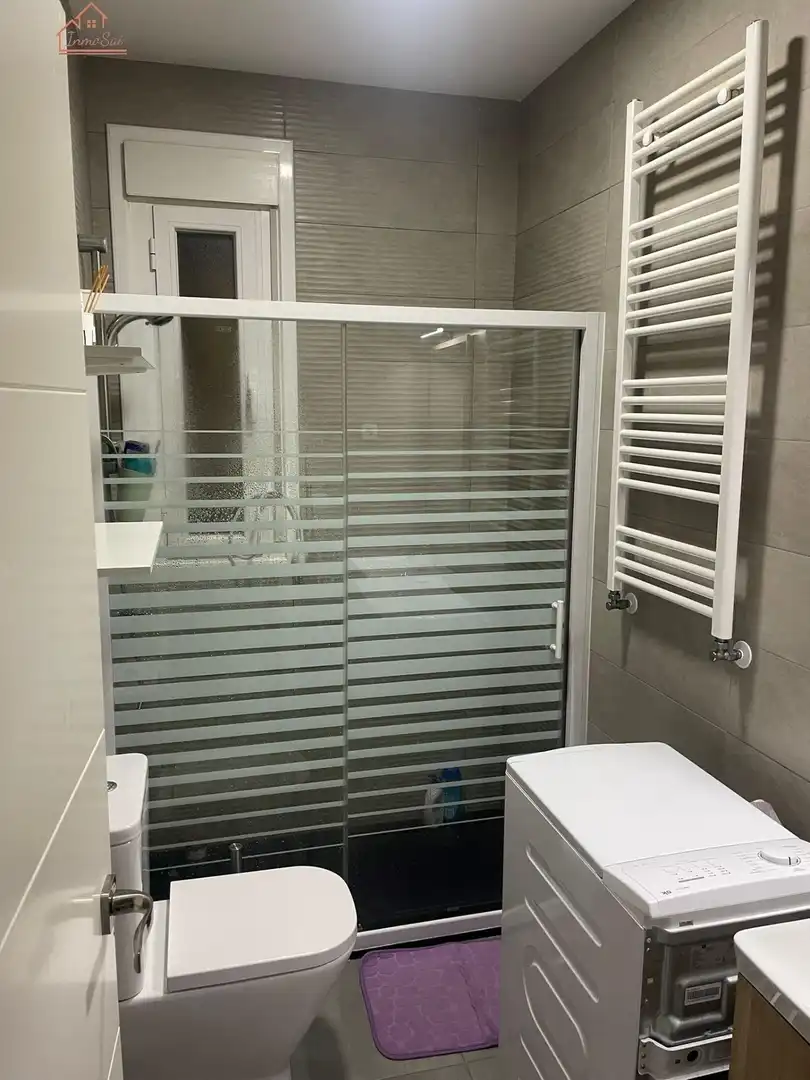 Badezimmer von Wohnung zur Miete in Madrid mit Klimaanlage, Heizung und Möbliert