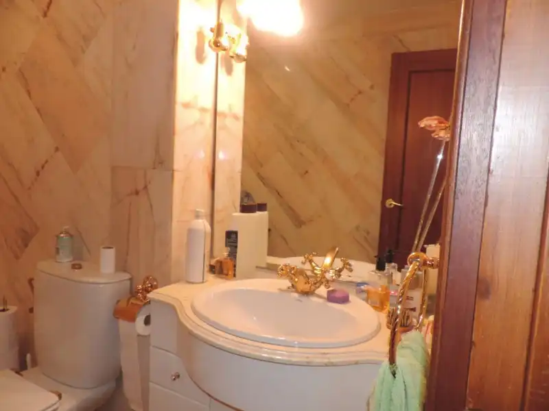 Baño de Piso en venta en Guadalajara con Calefacción, Parquet y Terraza