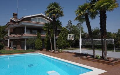 Swimming pool of Single-family semi-detached to rent in Boadilla del Monte  with Air Conditioner