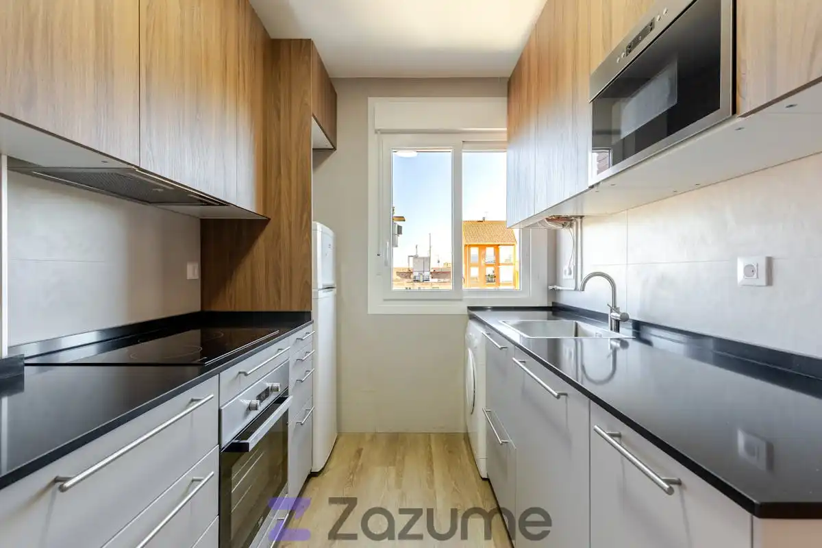 Kitchen of Flat for rent in Madrid  with Air Conditioner, Heating and Terrace