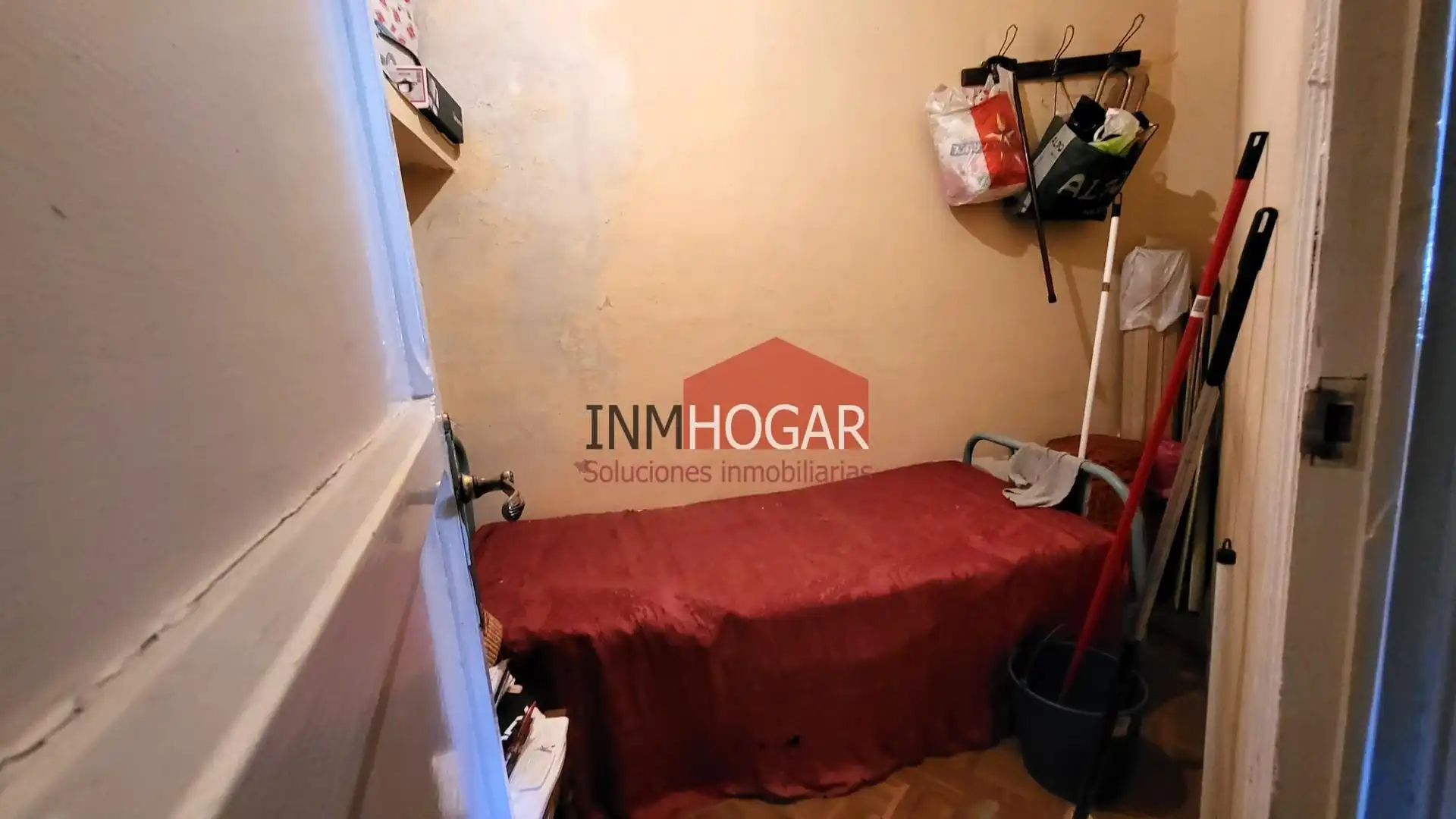 Habitación de Casa o chalet en venta en Ávila con Jardín privado, Trastero y Balcón