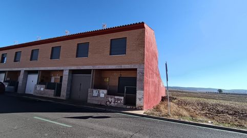 Photo 4 of Single-family semi-detached for sale in Ronda de las Flores, Alcolea de Calatrava, Ciudad Real