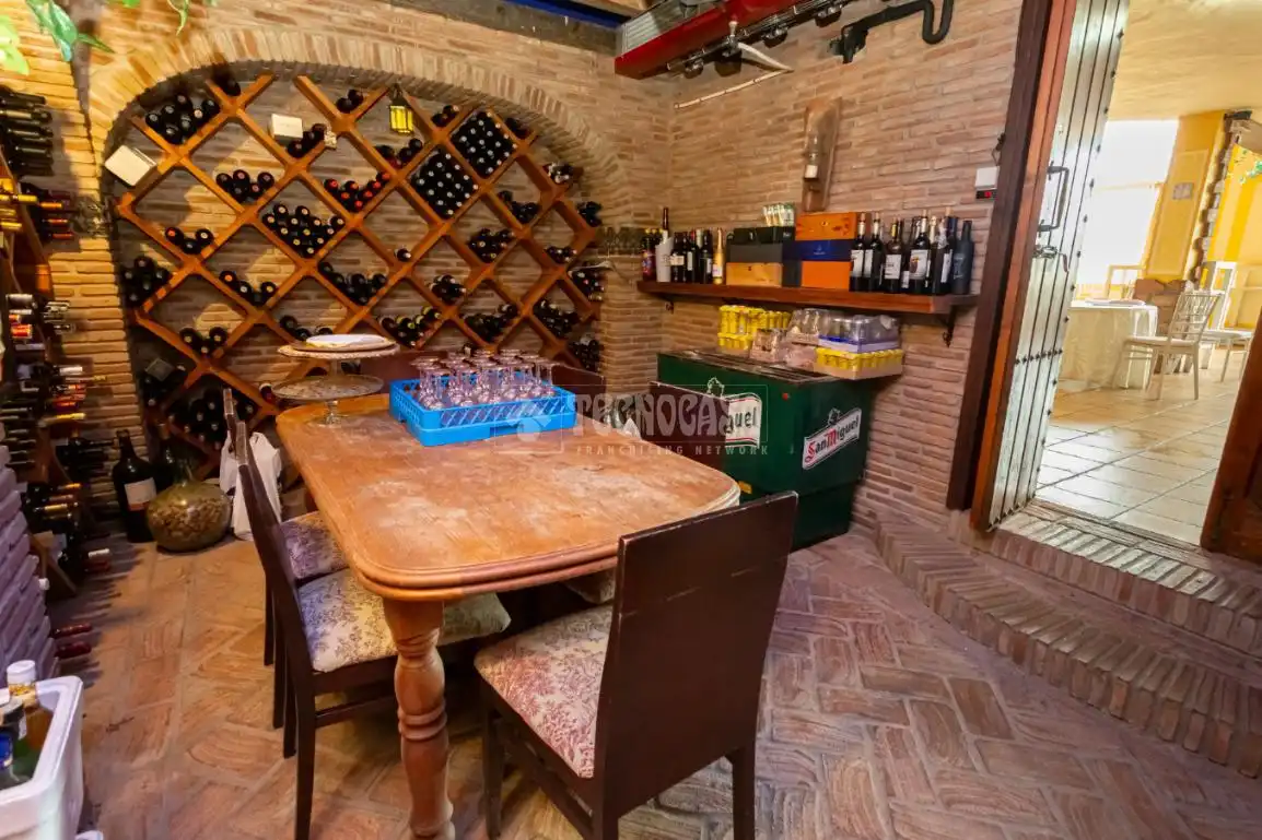 Houses for sale in Algeciras  with Air Conditioner and Swimming Pool