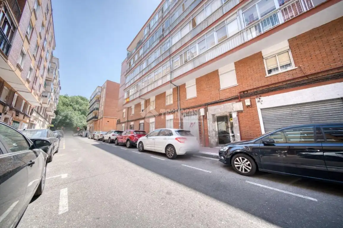 Vista exterior de Pis en venda en Valladolid amb Alarma