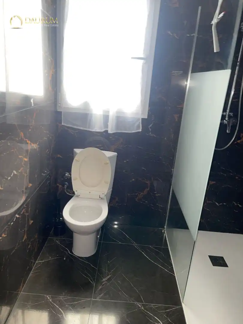 Baño de Piso en venta en Xirivella con Aire acondicionado