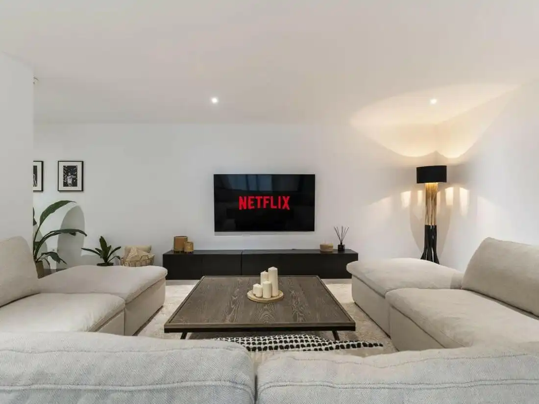 Sala d'estar de Casa o xalet de lloguer en Estepona amb Aire condicionat, Jardí privat i Terrassa