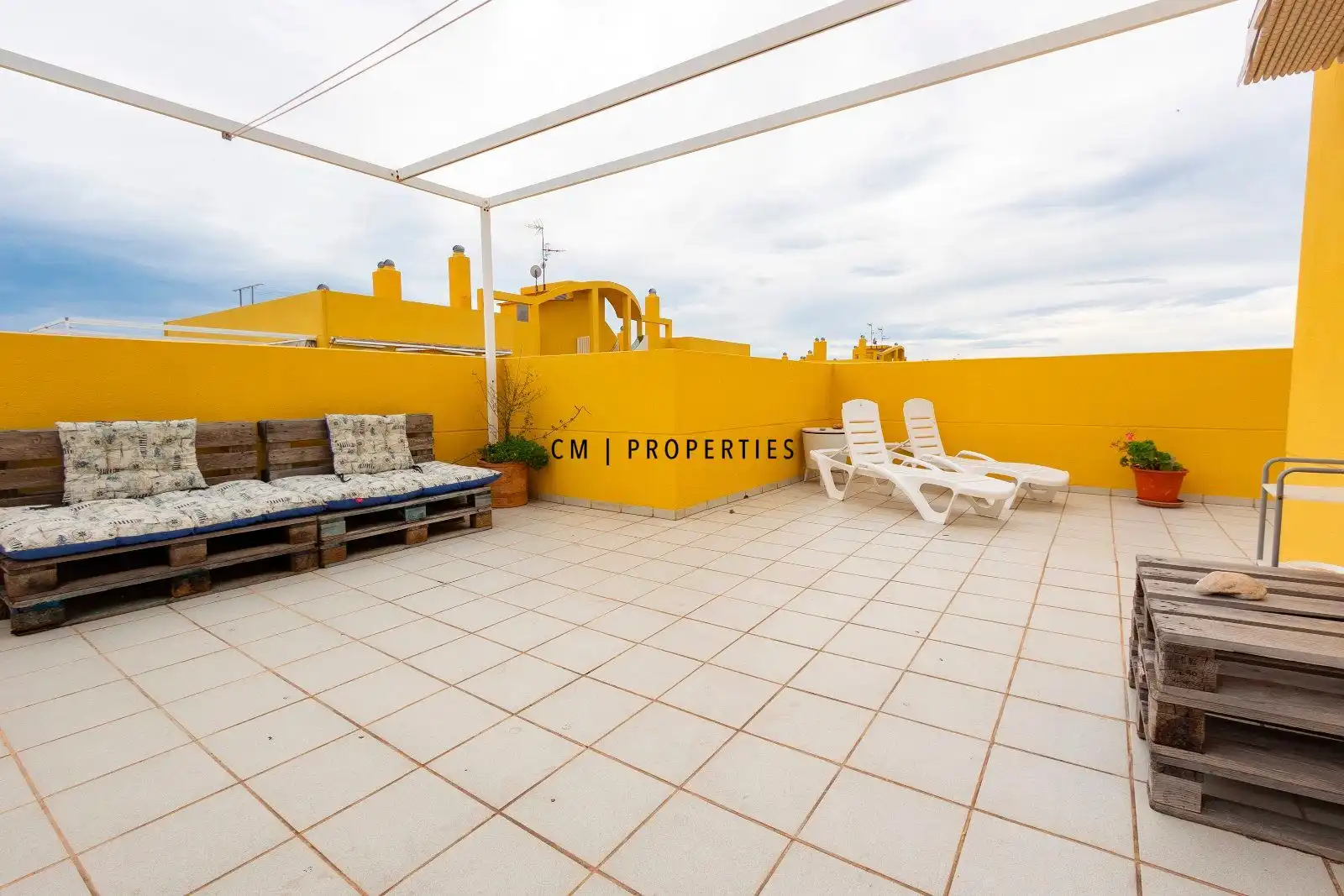 Attic for rent in Salines, de Les, Corinto - Almarda