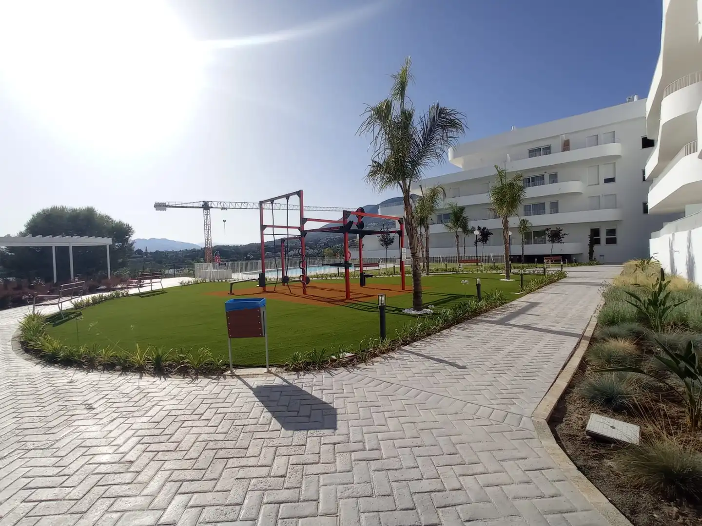 Aparcament de Apartament de lloguer en Fuengirola amb Aire condicionat, Calefacció i Terrassa