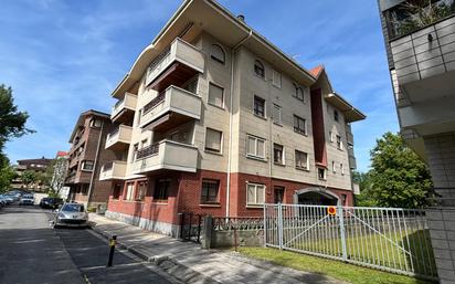 Exterior view of Duplex for sale in Getxo 