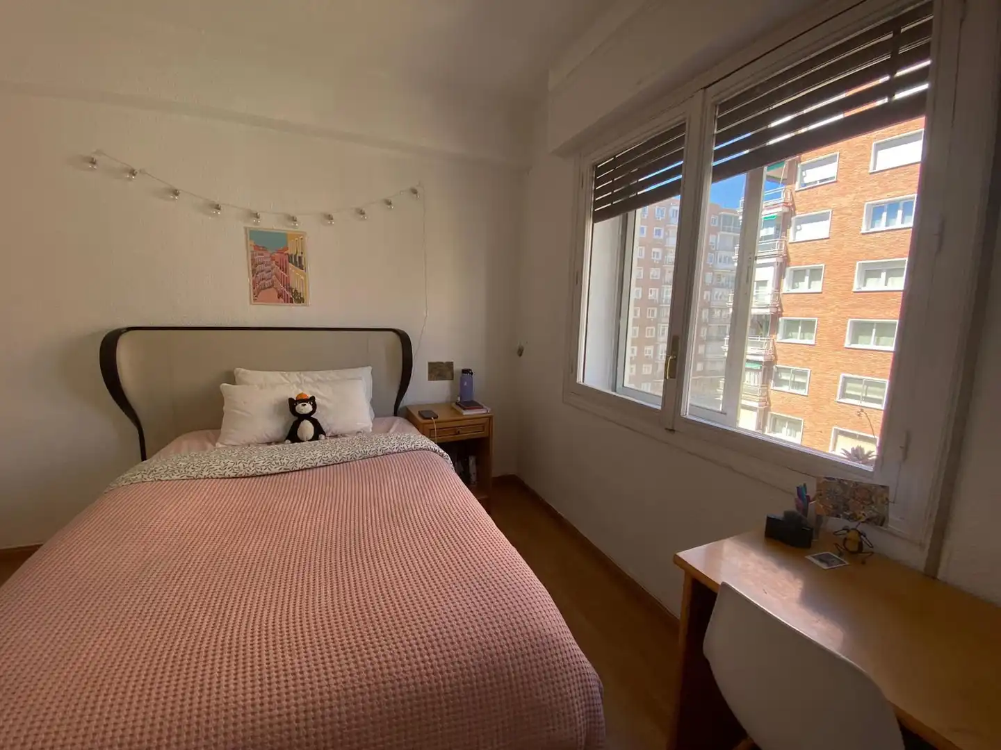 Schlafzimmer von Wohnung zur Miete in Madrid mit Heizung, Parkett und Möbliert