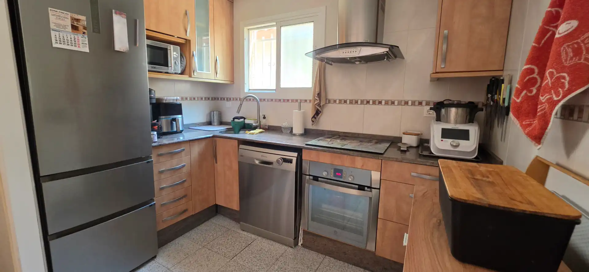 Cuina de Planta baixa en venda en Santa Coloma de Gramenet amb Aire condicionat, Calefacció i Terrassa
