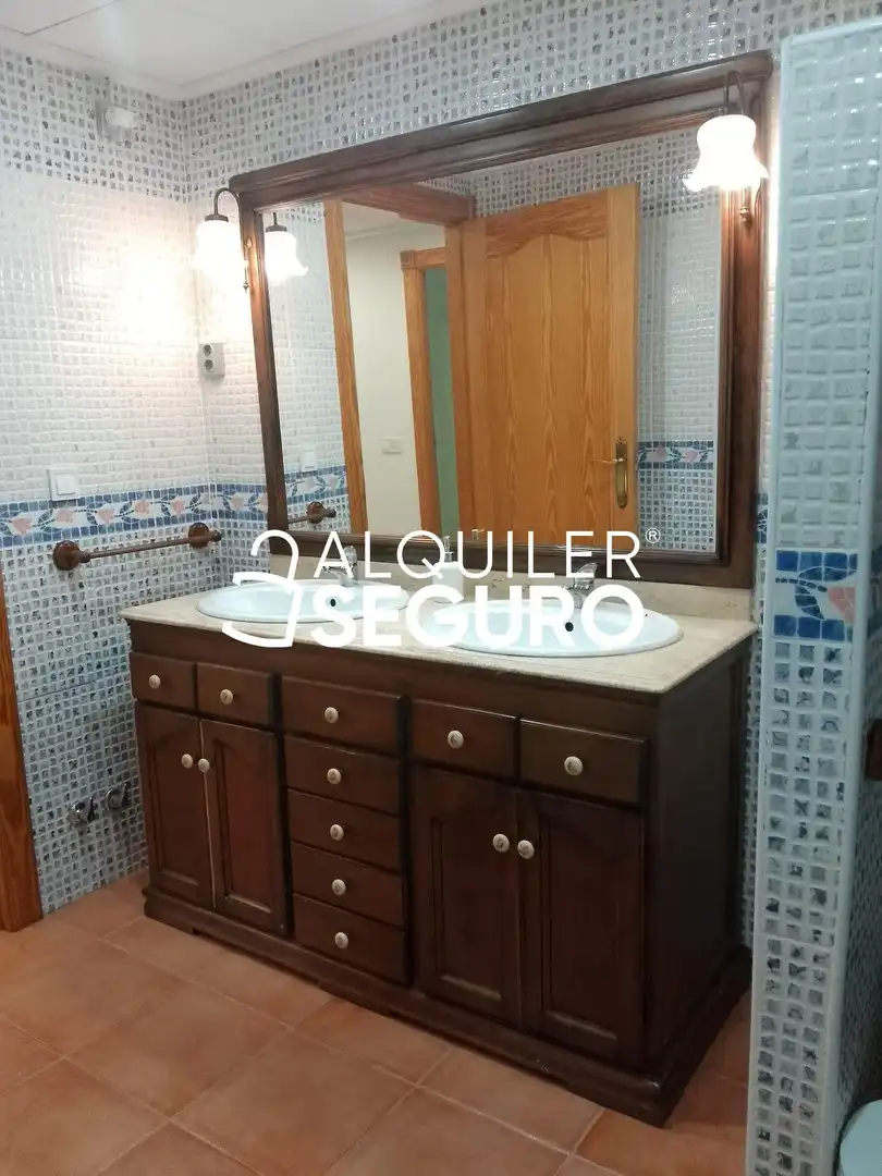 Baño de Casa o chalet de alquiler en Alcantarilla con Aire acondicionado, Calefacción y Trastero