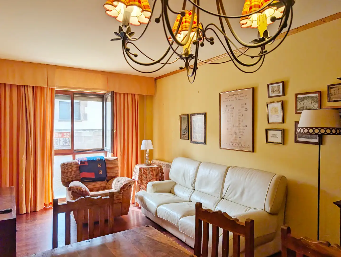 Sala de estar de Apartamento en venta en Valgañón con Calefacción y Amueblado