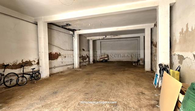 Local comercial en Alquiler en Barrio de la Concepción