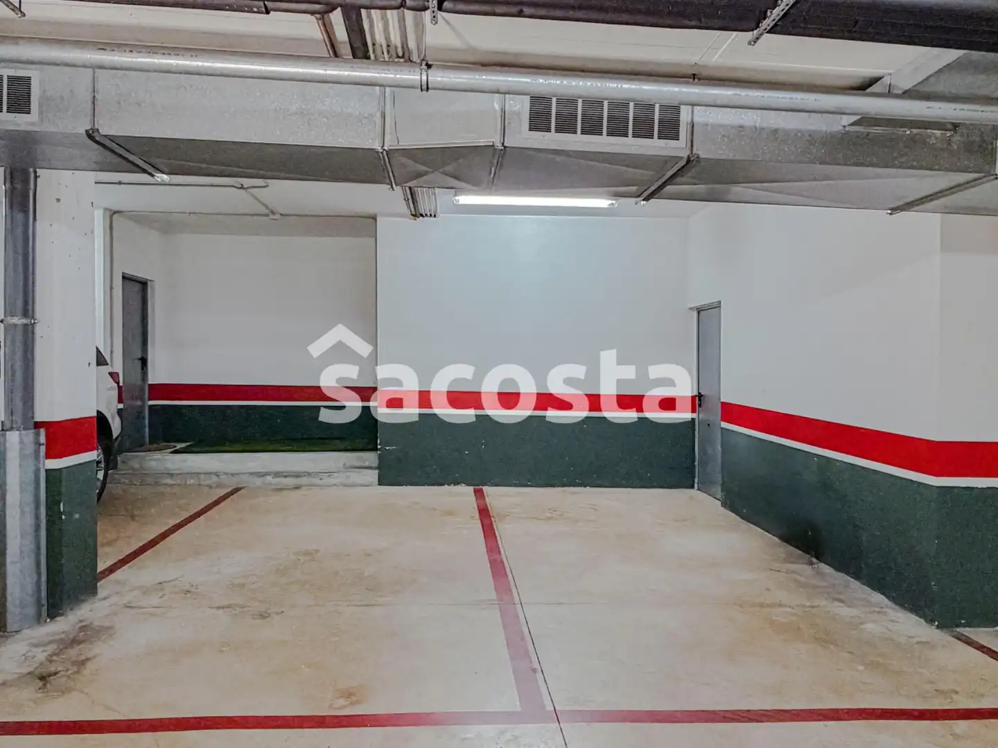 Parking de Casa adosada en venta en Lloret de Mar con Aire acondicionado, Calefacción y Jardín privado