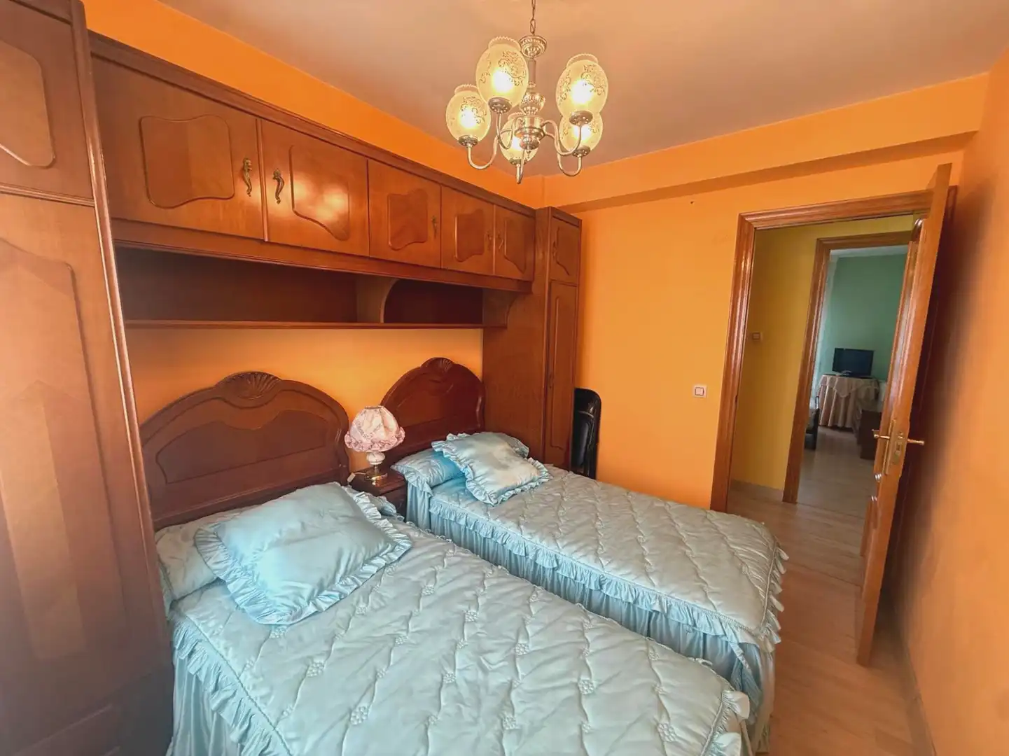 Habitación de Piso en venta en Avilés con Calefacción, Terraza y Amueblado