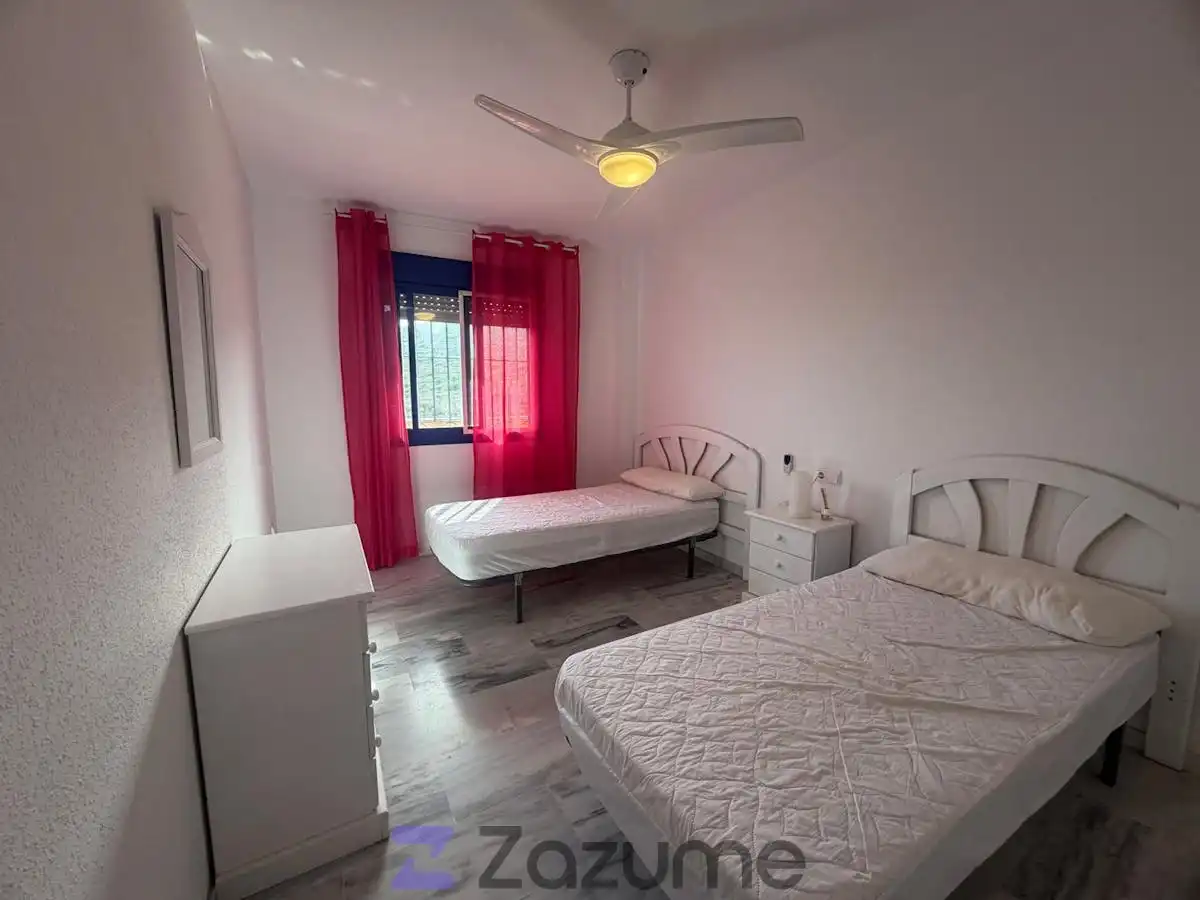 Habitación de Piso de alquiler en Manilva con Aire acondicionado, Terraza y Piscina