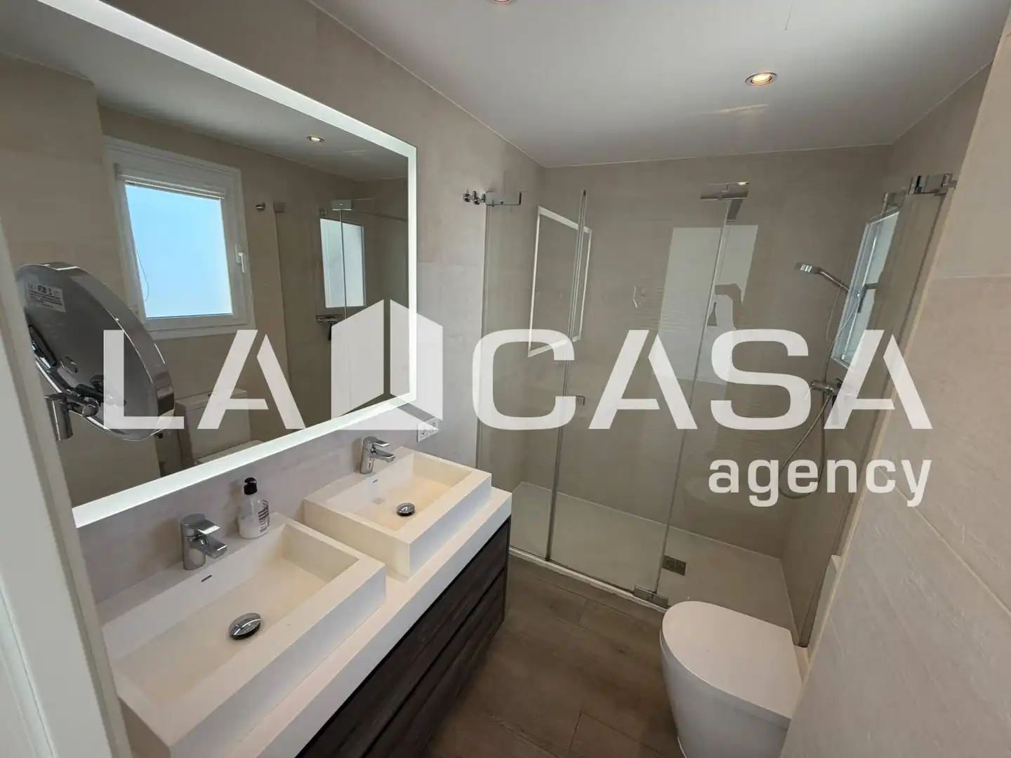 Semi-detached house for sale in Entrenúcleos, imagen 25